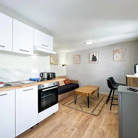 Apartment 13 - Faubourg Paris