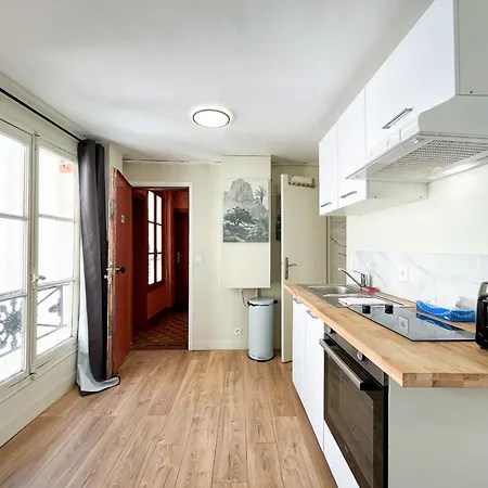 Apartment 13 - Faubourg Paris
