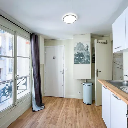 13 - Faubourg Apartment Paris